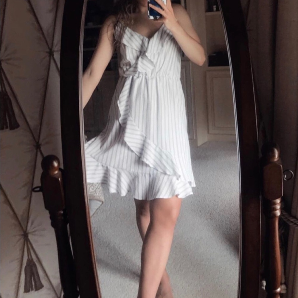 •Striped ruffle dress•